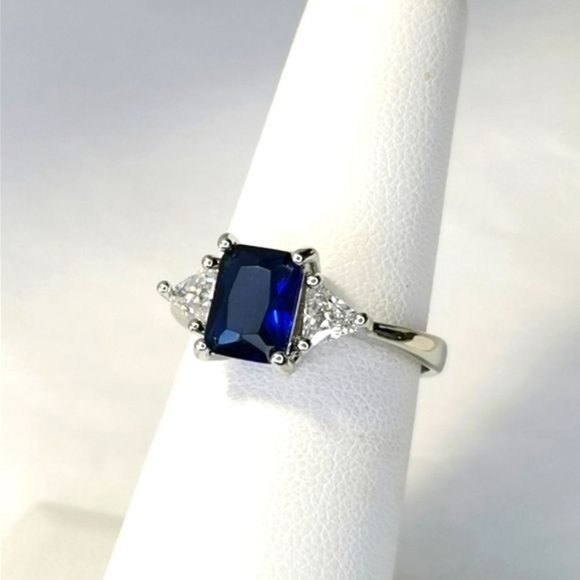 SAPPHIRE CZ in 14k white gold size 8 🆕 - Picture 1 of 9